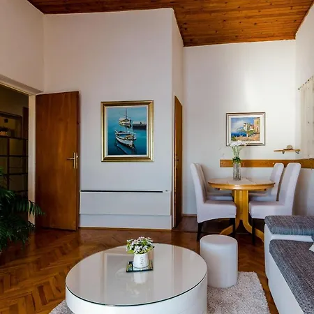 Appartamento Indy's Beach Apartments-two Bedroom With Balcony And Sea View Ragusa