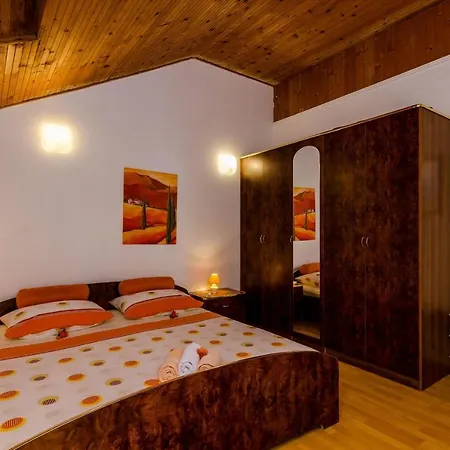 Indy's Beach Apartments-two Bedroom With Balcony And Sea View * Ragusa