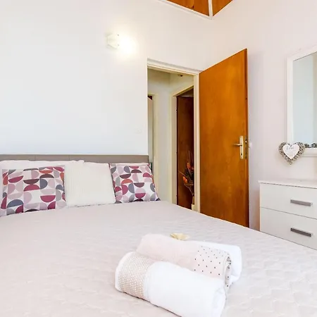 Appartamento Indy's Beach Apartments-two Bedroom With Balcony And Sea View *