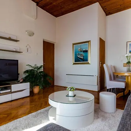 Appartement Indy's Beach Apartments-two Bedroom With Balcony And Sea View *