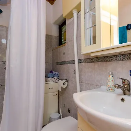 Апартаменты Indy's Beach Apartments-two Bedroom With Balcony And Sea View