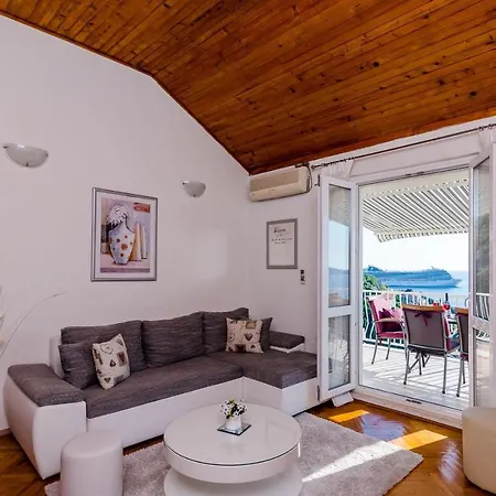 Апартаменты Indy's Beach Apartments-two Bedroom With Balcony And Sea View Дубровник