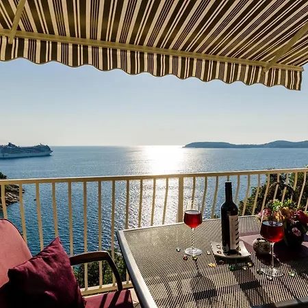 Апартаменты Indy's Beach Apartments-two Bedroom With Balcony And Sea View Дубровник