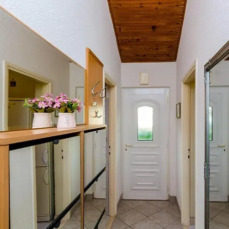 Appartement Indy's Beach Apartments-two Bedroom With Balcony And Sea View *