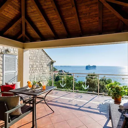 Apartmán Indy's Beach Apartments-two Bedroom With Balcony And Sea View