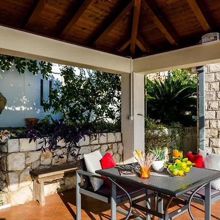 Indy's Beach Apartments-two Bedroom With Balcony And Sea View * Dubrovník